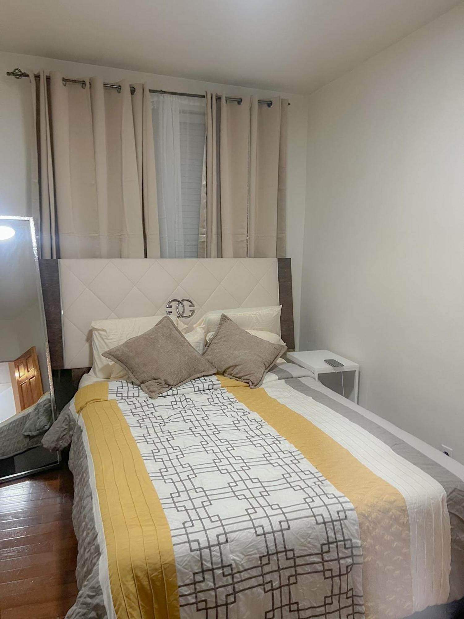 2 Bedroom Bliss In College Point * Nueva York